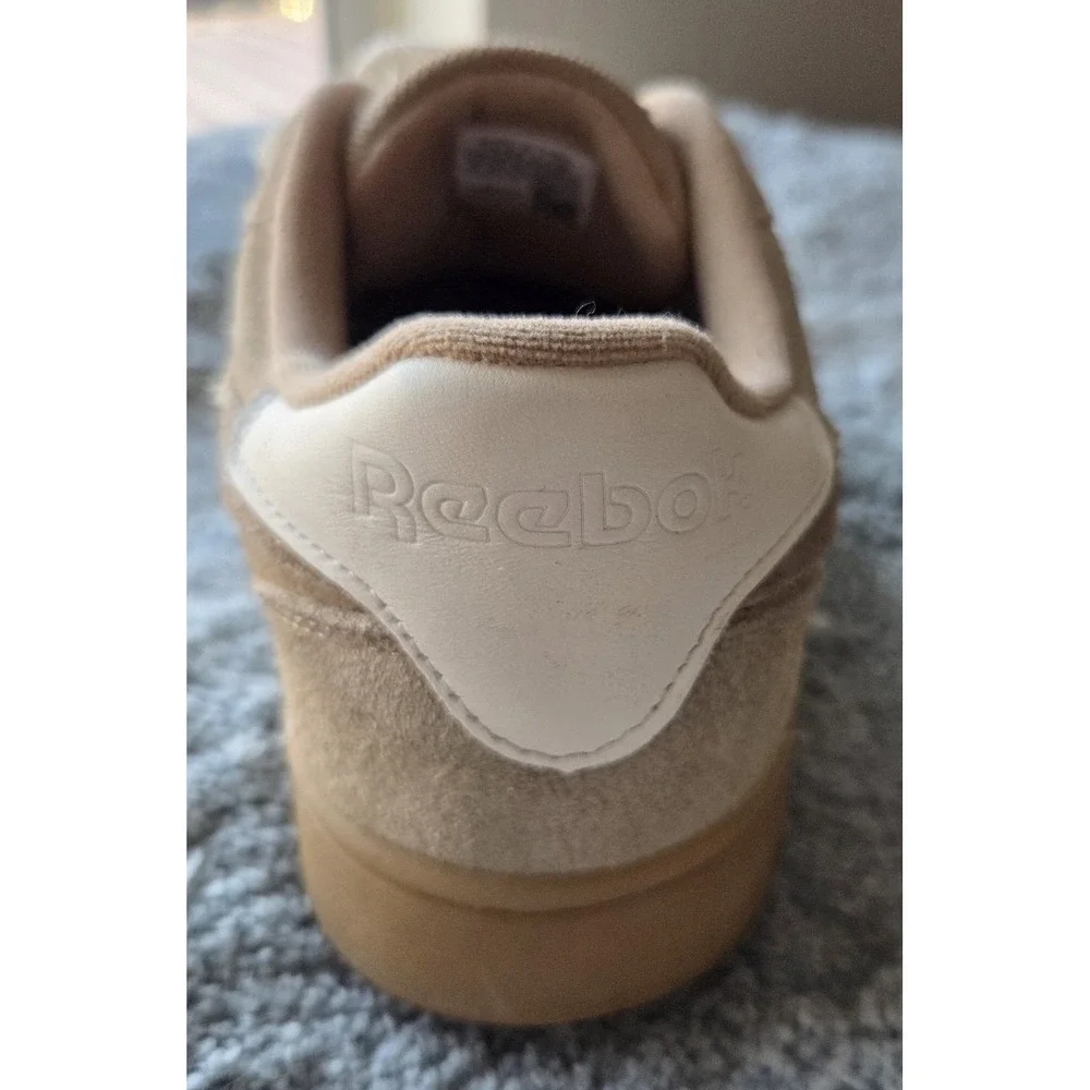 REEBOK Women's Suede Sneakers Sz 8 with Comfort Footbed By ORTHOLITE ~ EUC ~